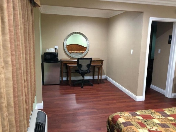 American Inn & Suites LAX Airport image 15