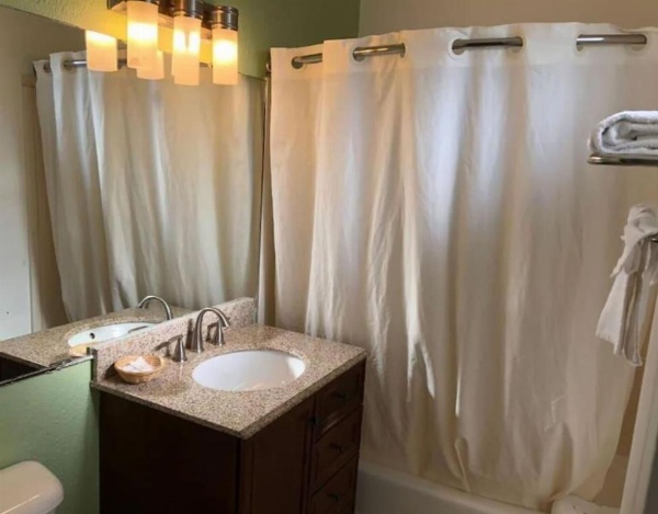 American Inn & Suites LAX Airport image 18