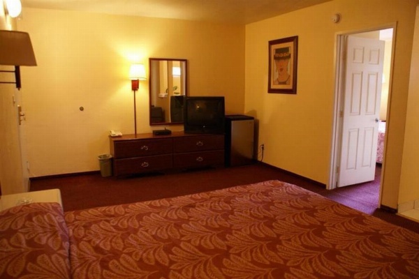 American Inn & Suites LAX Airport image 24